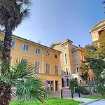 Nestor&Jeeves - Le Duplex - Central - Very Close Sea